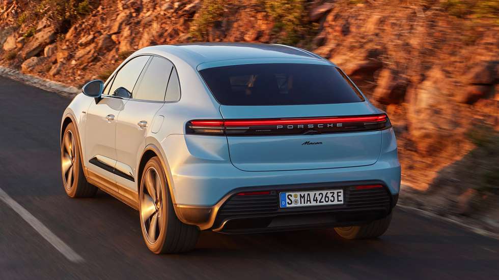 Νέα πισωκίνητη Porsche Macan με 340 άλογα και Macan 4S με 448 ίππους